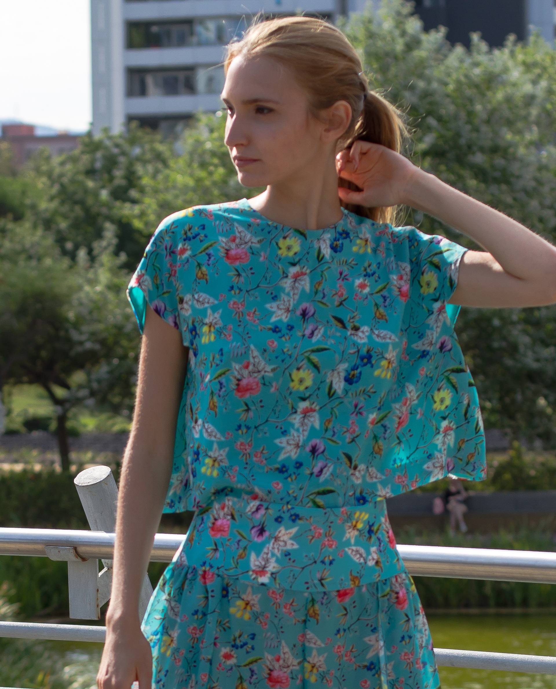 PRÊT À PORTER-OUTLET CÁPSULA SS18 - TOPS - Blusa de georgette print floral azul