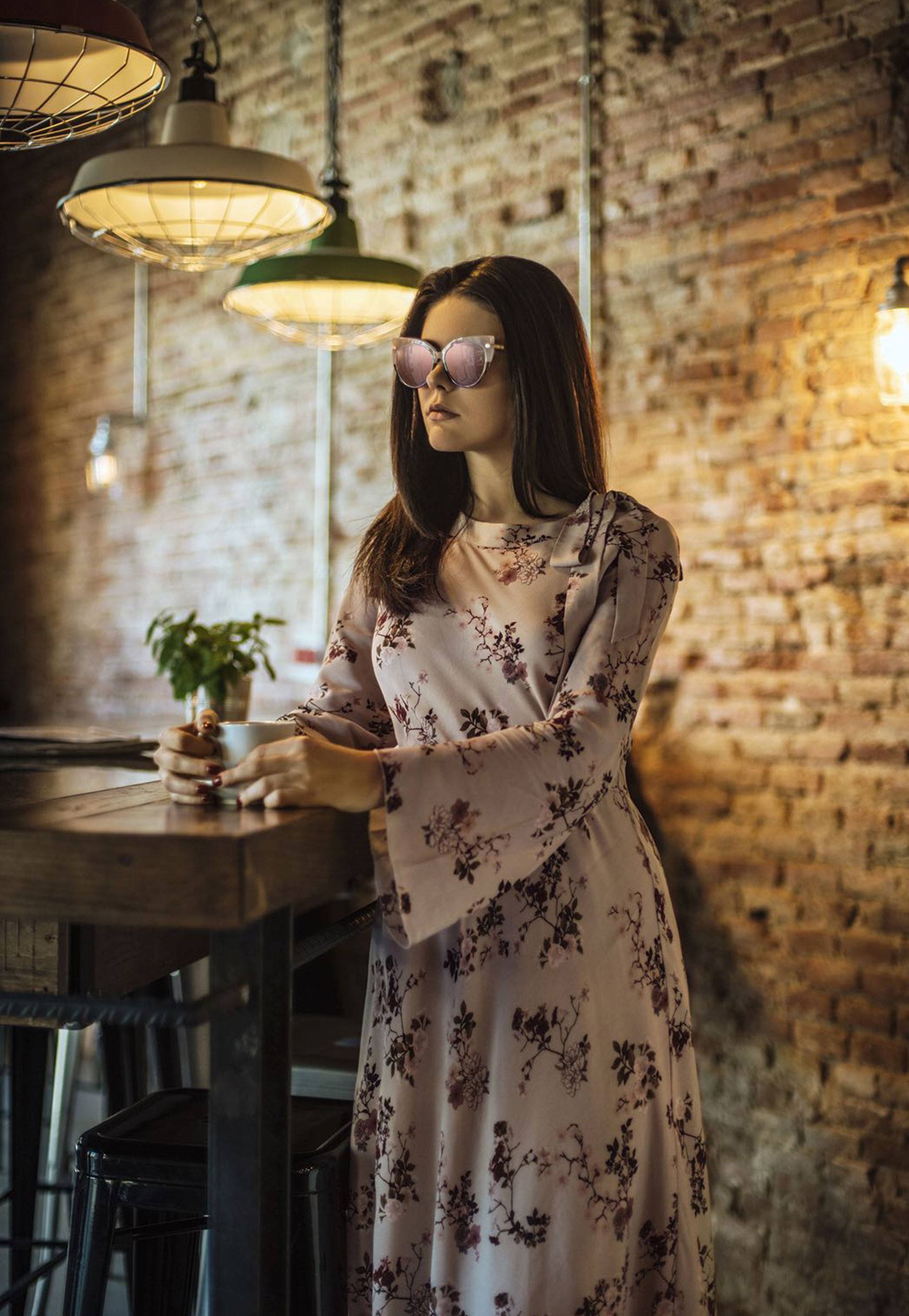 PRÊT À PORTER-FALL WINTER 19/20 - VESTIDOS, MONOS - Vestido midi floral rosa empolvado