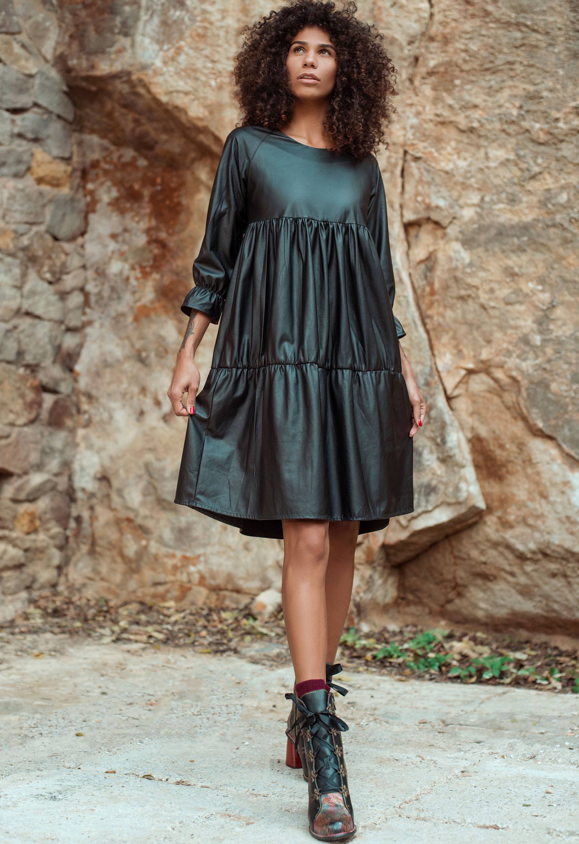 PRÊT À PORTER-BÁSICOS - VESTIDOS - Vestido negro de eco piel IO DREAMS PRÊT À PORTER-BÁSICOS - VESTIDOS - Vestido negro de eco piel IO DREAMS