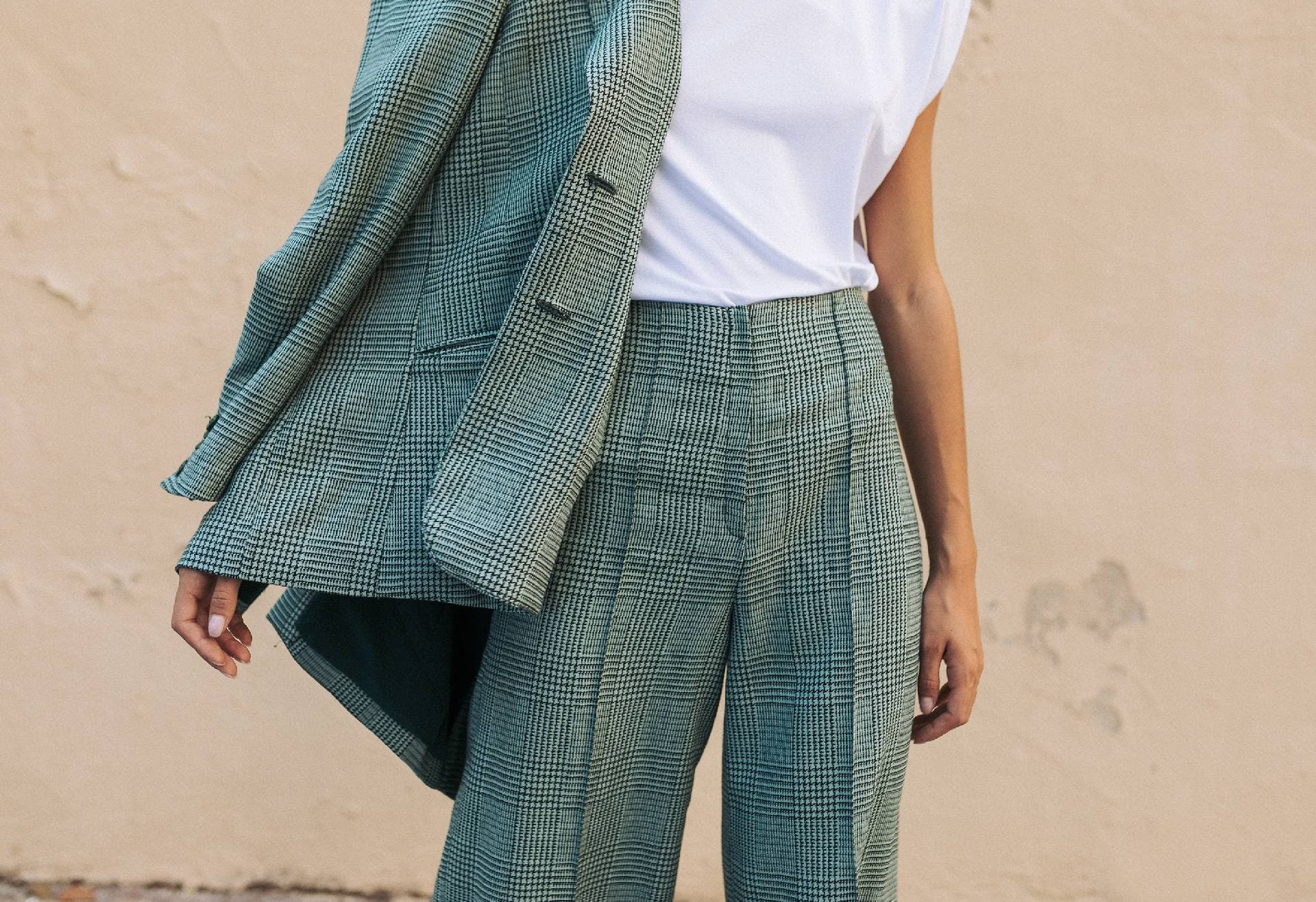 Detalle de la cintura de la bermuda recta larga de cuadros vichy en verde  | IO DREAMS hecho en Espaa cosido a mano