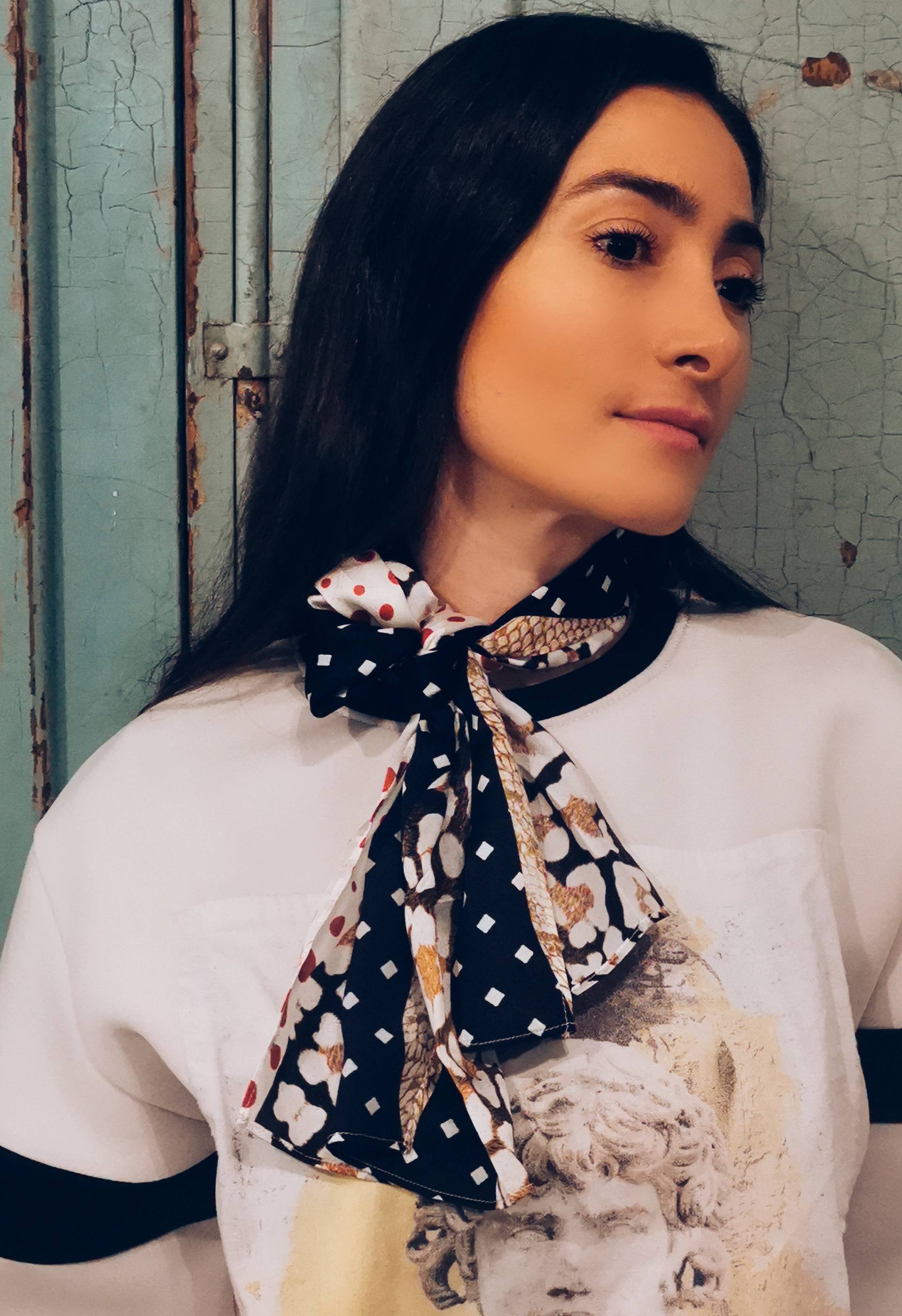 PRÊT À PORTER-FALL WINTER 20 / 21 - COMPLEMENTOS - Pañuelo de seda natural Juul de IO DREAMS moda sostenible PRÊT À PORTER-FALL WINTER 20 / 21 - COMPLEMENTOS - Pañuelo de seda natural Juul de IO DREAMS moda sostenible