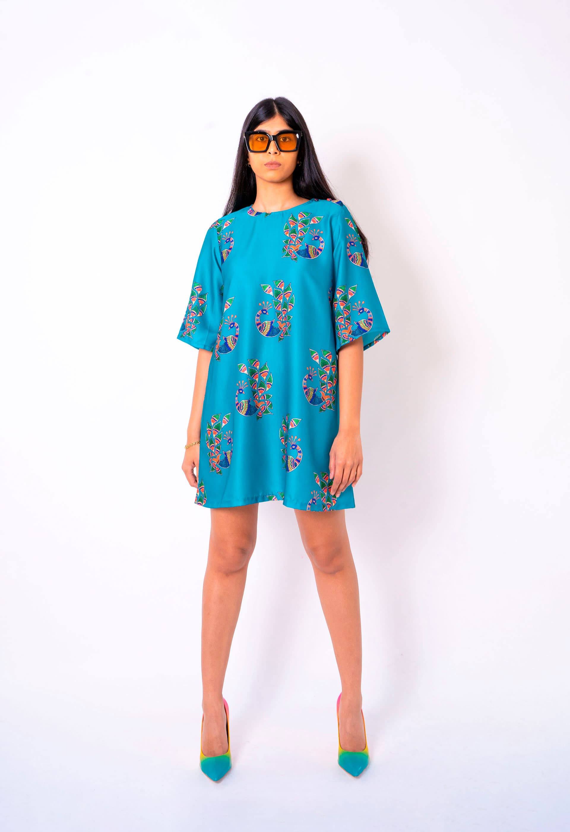 OTRAS MARCAS-House of Desai - VESTIDOS - Vestido mini en azul estampado de moda sostenible y ética OTRAS MARCAS-House of Desai - VESTIDOS - Vestido mini en azul estampado de moda sostenible y ética