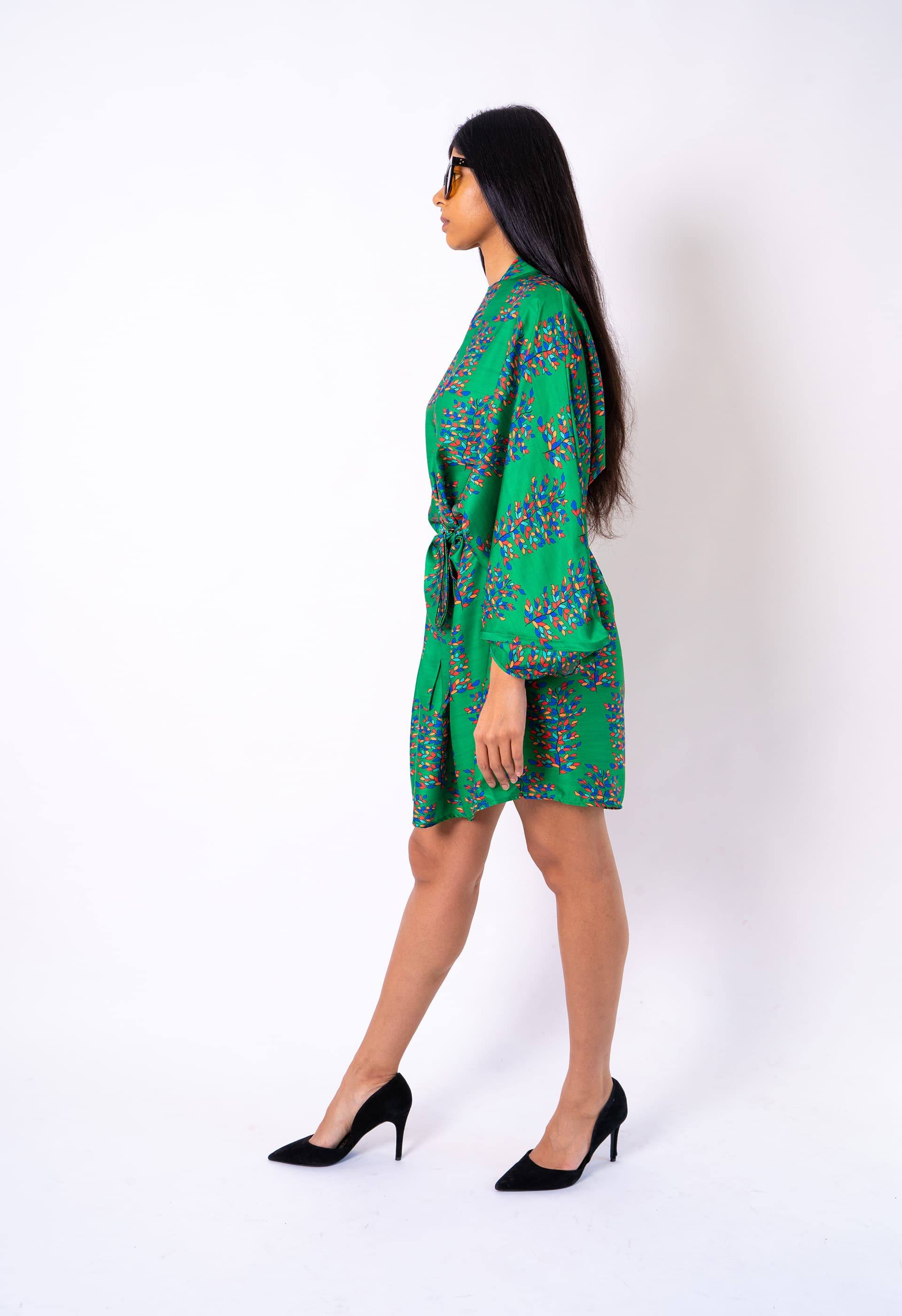 OTRAS MARCAS-House of Desai - VESTIDOS - Green Madhubani Dress. Vestido con estampado indú en modal saten de House of Desai OTRAS MARCAS-House of Desai - VESTIDOS - Green Madhubani Dress. Vestido con estampado indú en modal saten de House of Desai